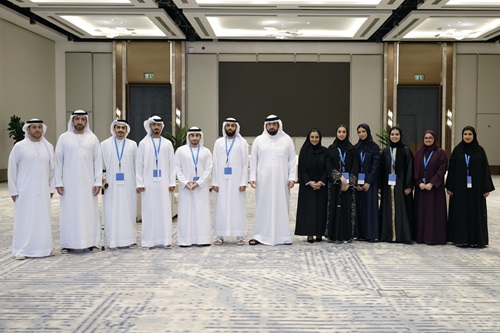 Image demonstrates the news Ahmed bin Mohammed meets with Emirati scholars heading to world-class universities, honours Dubai’s top high-school achievers
